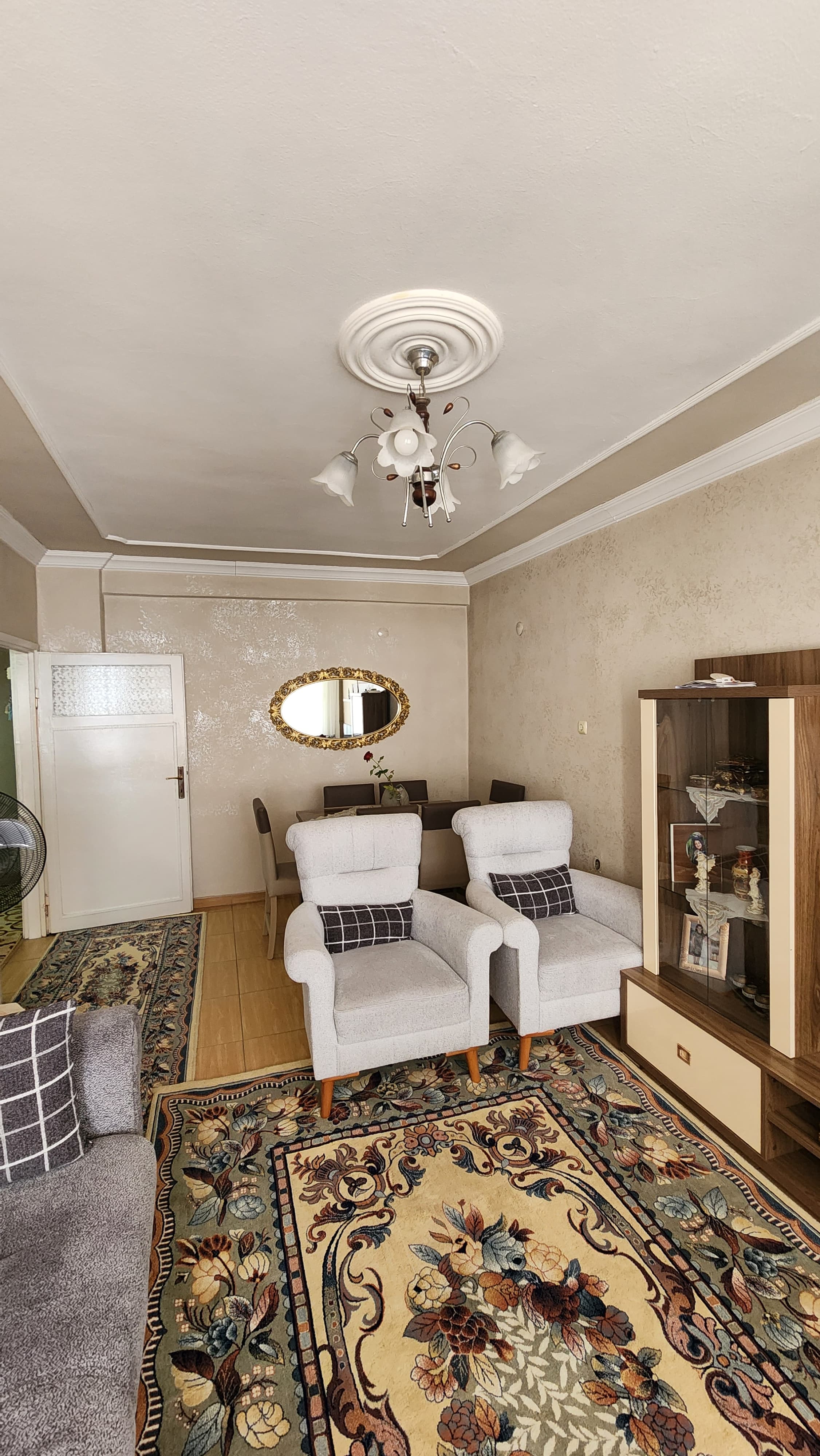 *EROĞLU* PİRİREİSTE FULL YAPILI DOĞALGAZLI DAİRE - MERSİN YENİŞEHİR fotoğraf 2